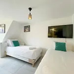 144 - Urban Charming Studio In Paris