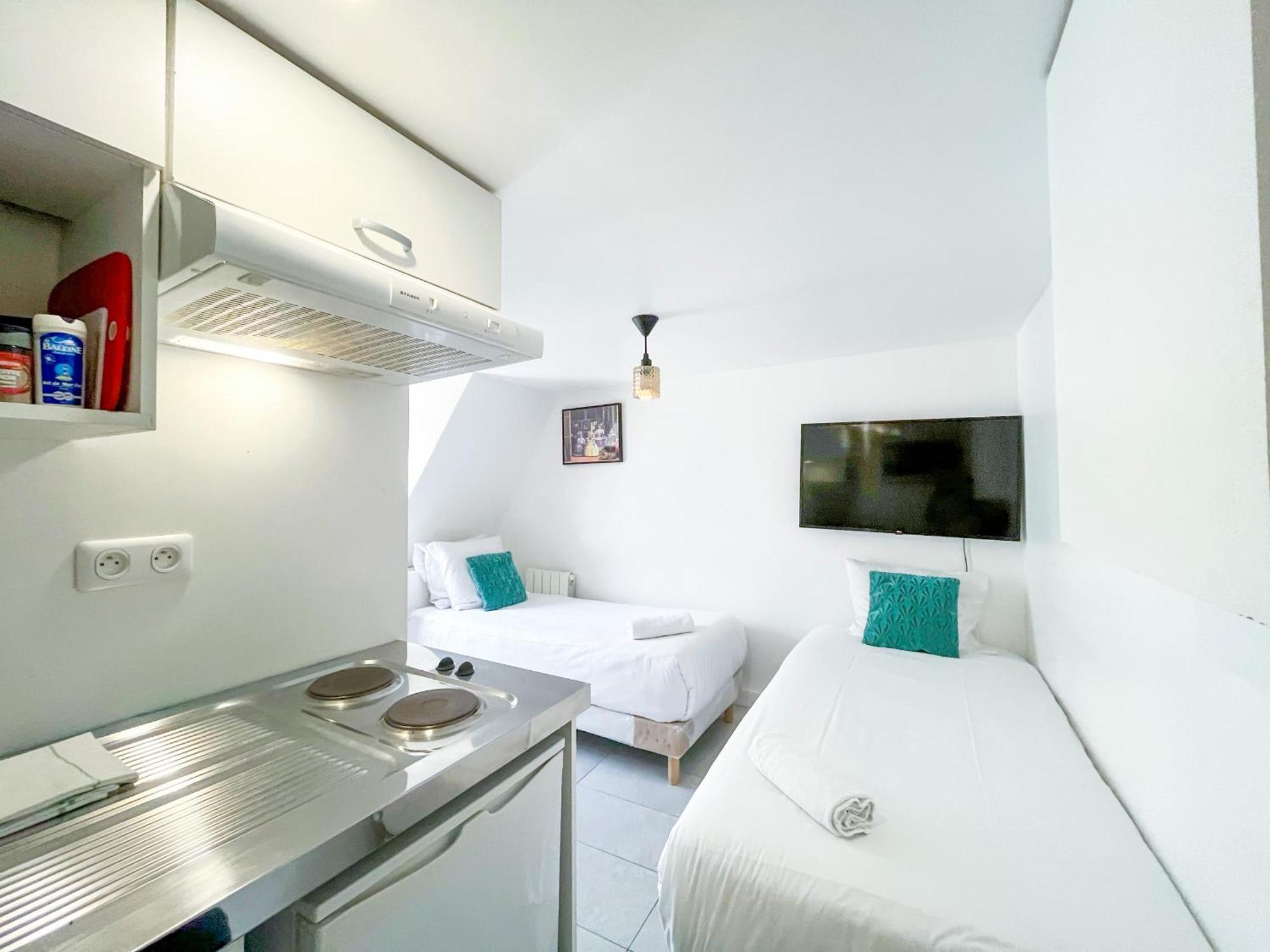 144 - Urban Charming In Apartment Paris
