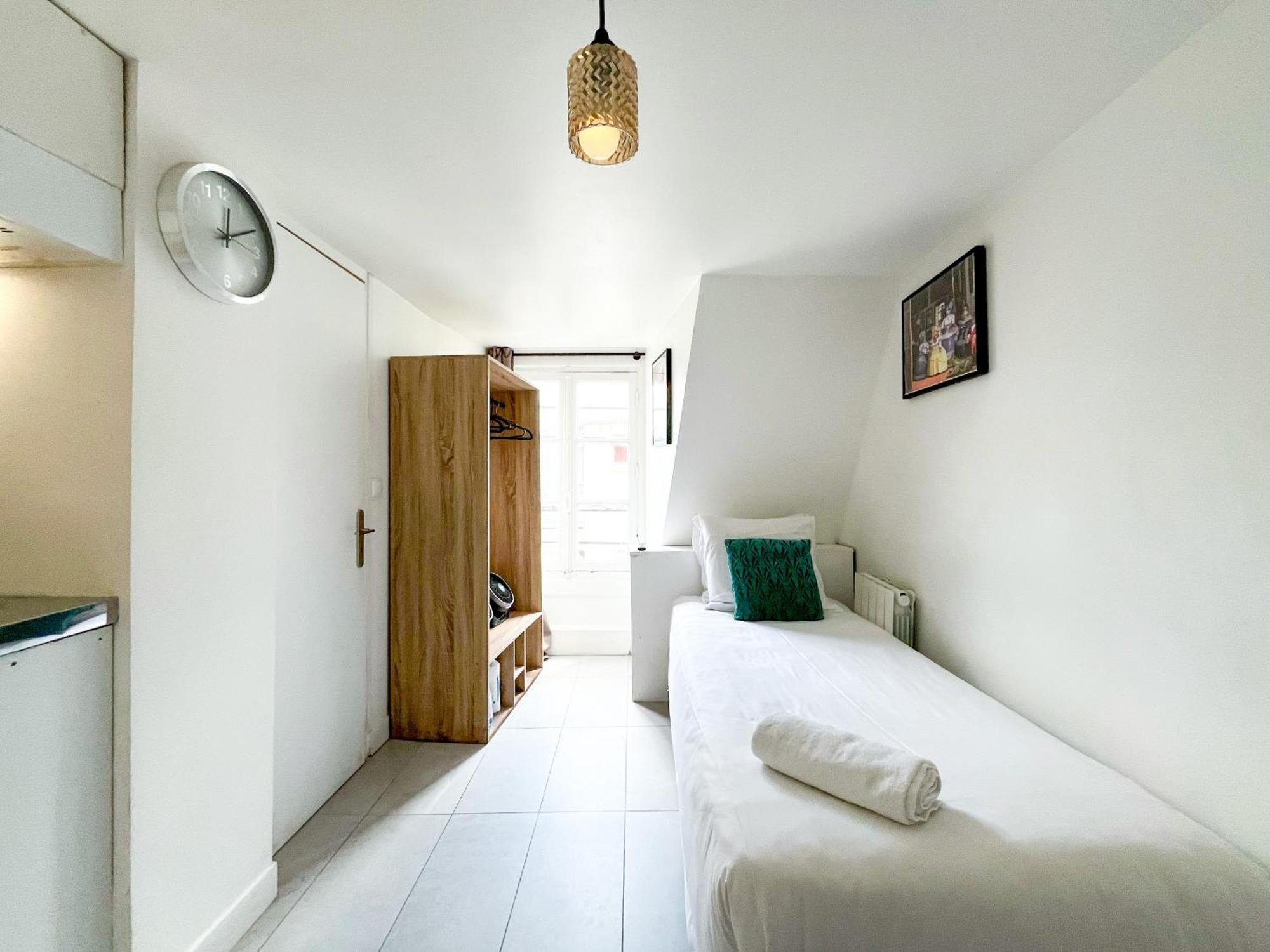 144 - Urban Charming In Apartment *